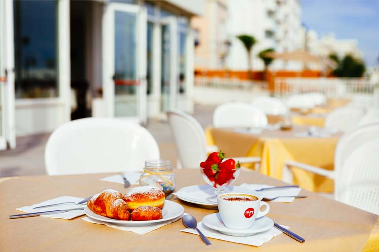 Colazione in terrazza